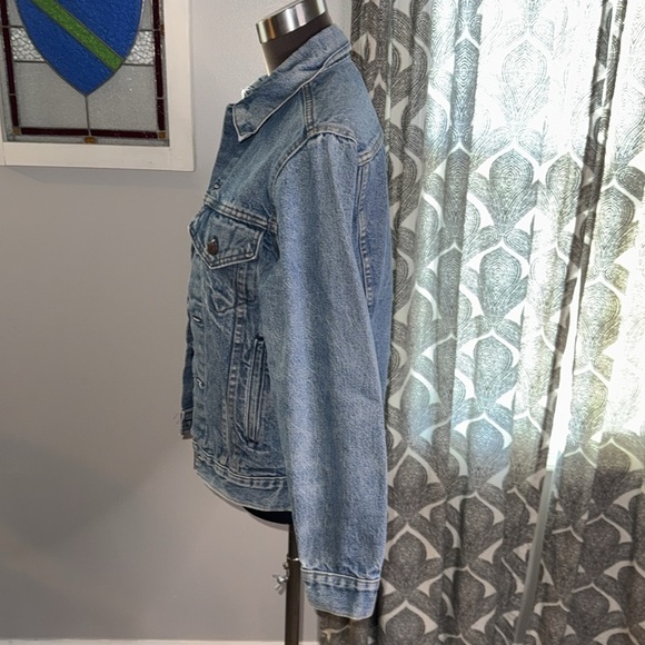 Vintage Levi’s Denim Trucker Jacket - Picture 3 of 9